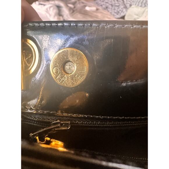 Authentic CHANEL Vintage Black Patent Leather Shoulder Bag 1980s Era - Picture 11 of 15